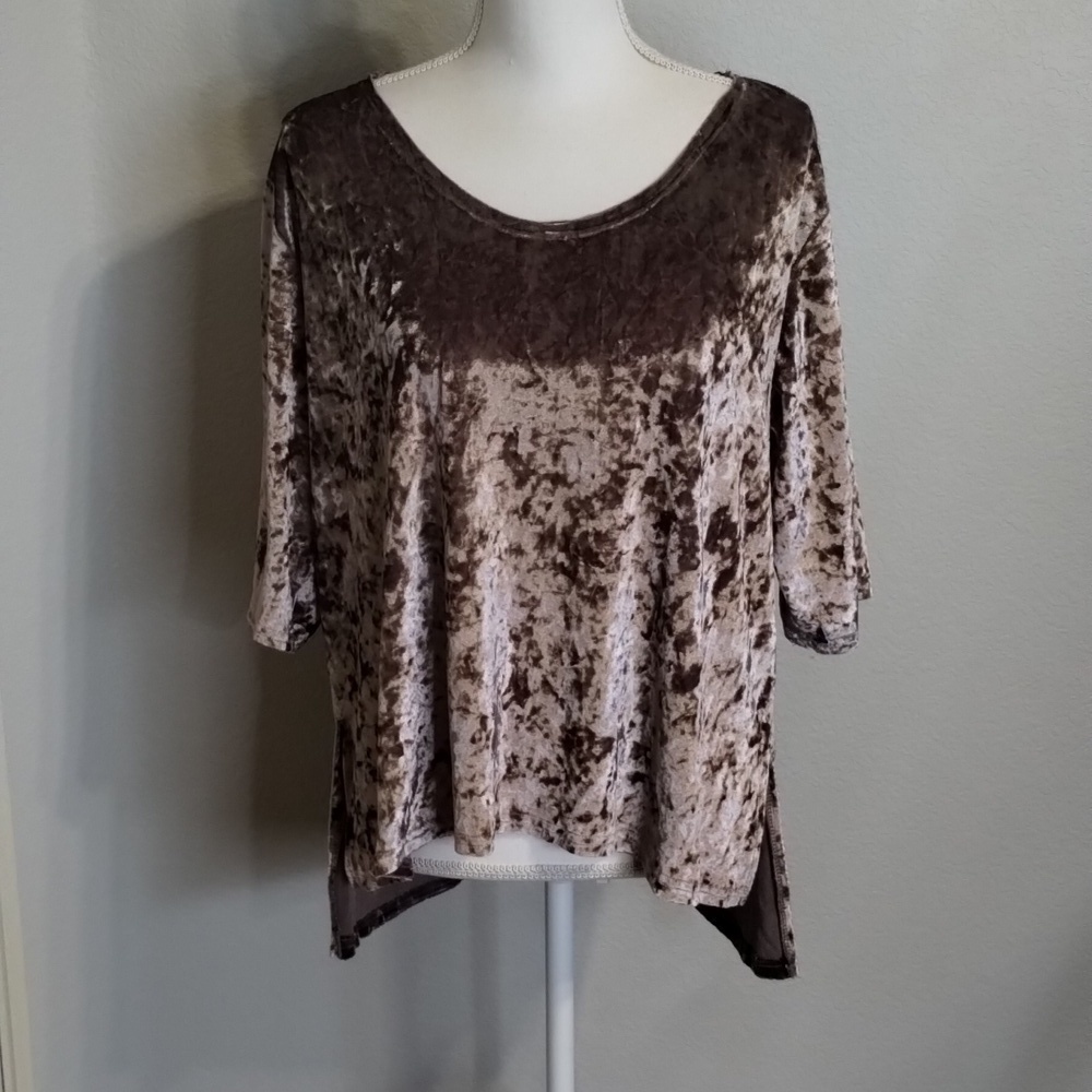 POL Crushed Velvet Look Size Medium Champagne Color
